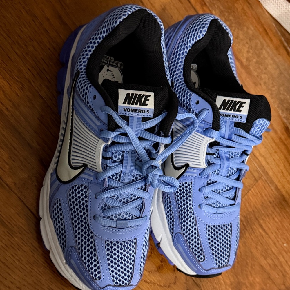 Nike Vomero 5 Light Blue and Black Sneakers
